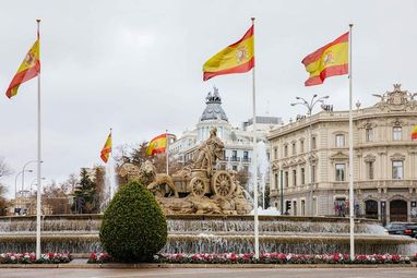 Испанцы могут перейти на новый график работы: как это повлияет на заработки