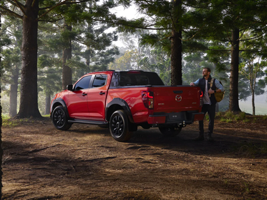 Mazda BT-50 получила новый задний борт