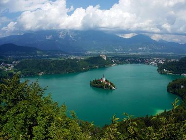 Названы 11 стран, в которых сейчас легко найти работу