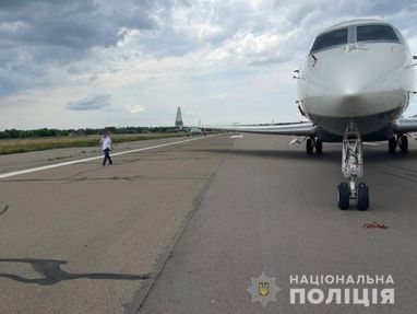 Вертоліт та літак Медведчука передали для потреб ЗСУ