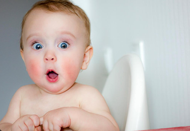 Батьки новонароджених можуть безоплатно отримати набори для немовлят