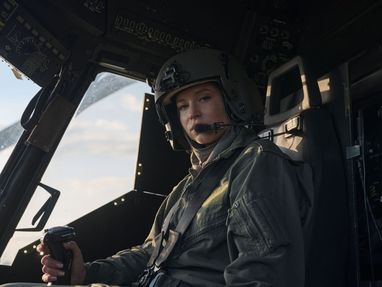 На фото: боевая пилотеса вертолета Ми-8 в Украине