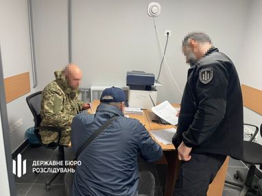 Дружина полковника медслужби отримала майже 1 млн грн «бойових» виплат, перебуваючи в тилу