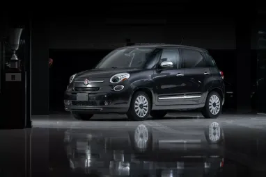 Fiat 500L Папы Римского выставили на аукцион