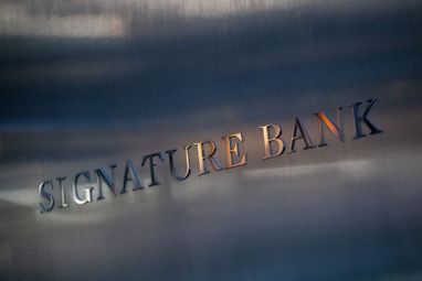 Третье по величине банкротство: в США лопнул банк, популярный среди владельцев крипты
