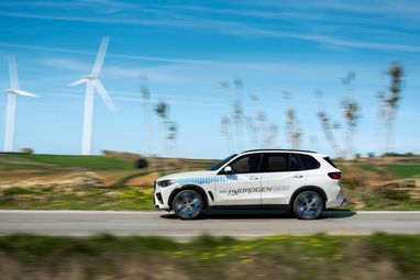 BMW раскрыла подробности о водородном кроссовере iX5 Hydrogen
