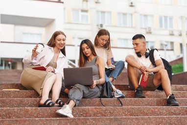 Самое дорогое обучение предлагают American University Kyiv (AUK) и Киевская школа экономики (KSE)