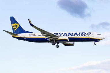 Ryanair предупреждает о росте цен на авиабилеты летом 2025 года