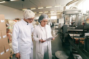 Все больше украинцев едут в Польшу в поисках работы: какие вакансии и зарплаты там предлагают