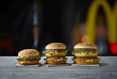 За індексом Big Mac тепер можна порівнювати зарплати у різних країнах світу: хто посідає перше місце