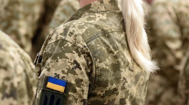 Кабмін виключив військовозобов’язаних жінок із розрахунку квоти для бронювання