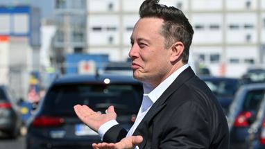 Скільки Ілон Маск платить розробникам у SpaceX і Tesla