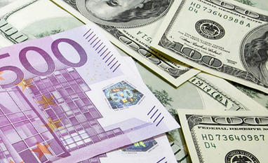 Євро і долар зрівнялися: що далі