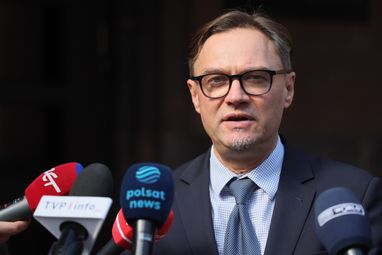 Польща підтвердила призупинення США військової допомоги Україні: Трамп ухвалив рішення без будь-яких консультацій