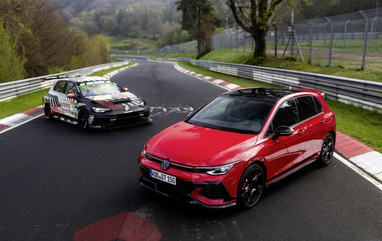 Volkswagen презентував ексклюзивний Golf GTI на честь 50-річчя (фото)