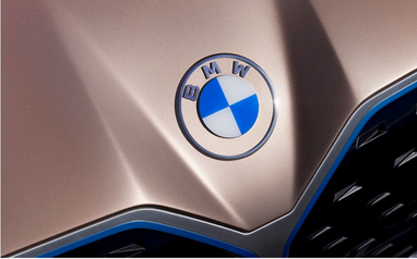 BMW представила новый логотип: для эры электрокаров (фото)