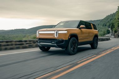 Теряет по $32 000 на каждом авто: Rivian отчитался о продажах и прибылях