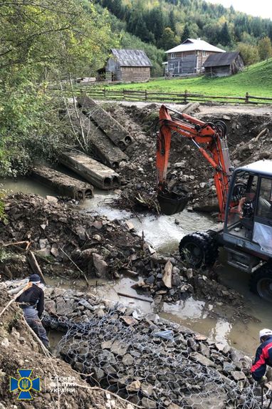Присвоили более миллиона на ремонте дорог после наводнения: СБУ разоблачила чиновников на Буковине