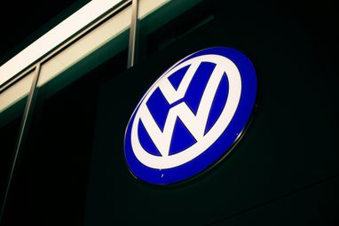 Volkswagen предупредил о закрытии заводов и увольнении работников