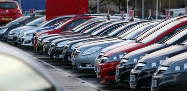 Стало відомо, скільки автомобілів придбали українці в квітні