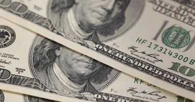 Дефицит валюты на рынке за четыре рабочих дня составил $0,8 млрд.
