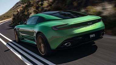 Авангардный салон и двигатель Mercedes: представлен новый суперкар Aston Martin (видео)