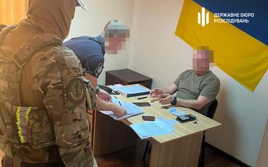 ДБР викрило військкома на махінаціях із зарплатами