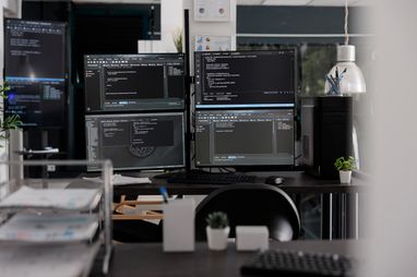 Сколько айтишников работают на нескольких работах одновременно (инфографика)