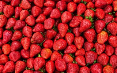 В Україні через несприятливі погодні умови та брак ресурсів очікується дефіцит полуниці