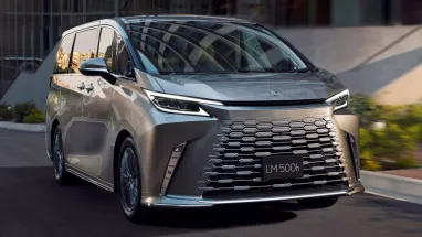 Lexus представил обновленный роскошный минивэн (фото)