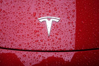 Tesla відкликає близько 1,1 мільйона автомобілів