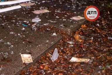 В Киеве взорвали отделение "Ощадбанка"