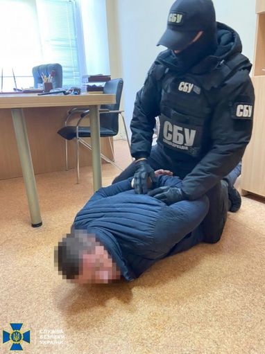 СБУ задержала функционера "Киевводоканала", выломав двери в офисе компании