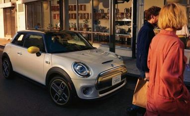 BMW снизит цены на электрический вариант легендарной малолитражки Mini Cooper (фото)