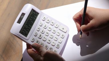 Скільки компаній планують підвищувати зарплату своїм працівникам у цьому році — дослідження