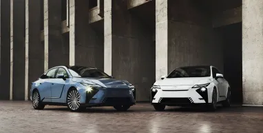 Lexus ES пропонують у гібридних та електричних версіях