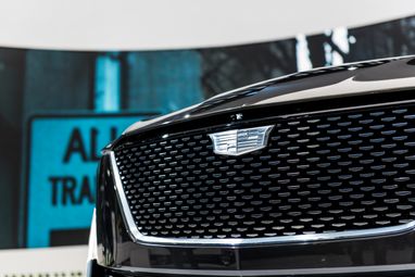 Cadillac отказывается от гибридов в пользу ДВС и электротехнологий