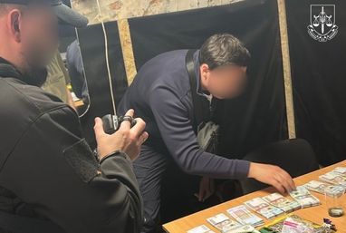 В Донецкой области задержали комбата, который за 40 тыс. грн взятки насчитывал подчиненным безосновательные «боевые»