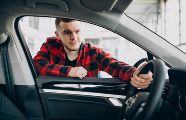 Купівля вживаного авто: як розпізнати колишнє таксі та чому це важливо