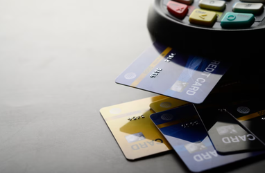 Пластикова кредитна картка скоро може зникнути — думка експерта