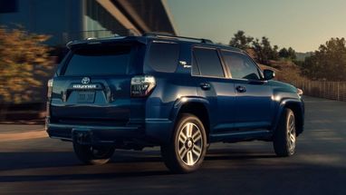 Toyota представила обновленный 4Runner в спортивном исполнении TRD (фото)