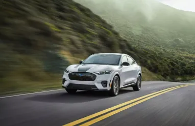 Электрический кроссовер Mustang Mach-E будет иметь платный передний багажник