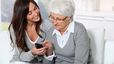 Как пенсионеру дистанционно проверить назначение пенсии