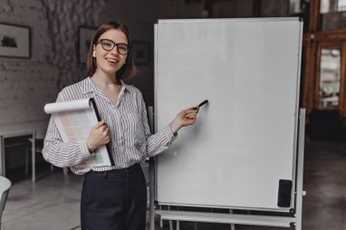 «Вчительську доплату» отримують майже 500 тисяч педагогів, — Шмигаль