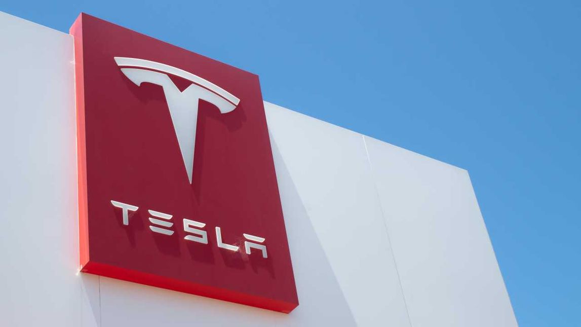 Tesla продала 75 биткоинов Tesla продала 75 биткоинов