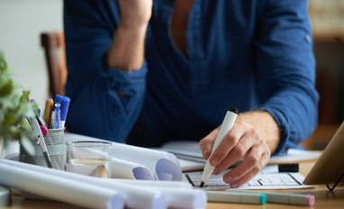 Устроятся ли беженцы на работу после возвращения в Украину: прогноз Госзанятости