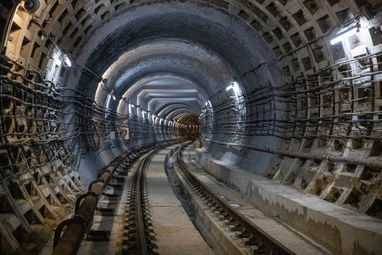 Завтра возобновят полноценное движение поездов между станциями «Героев Днепра» — «Теремки»