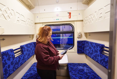 Який вигляд нових пасажирських вагонів Крюківського заводу, що пройшли випробування (фото)