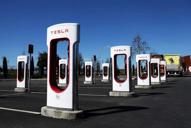 Tesla подарувала покупцям Model S довічне право безкоштовної швидкої зарядки у мережі Supercharger