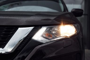 Фара автомобиля